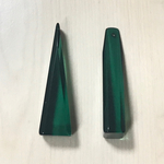 ●50㎜● VINTAGE GREEN CLEAR TRIANGLE CHARM PARTS