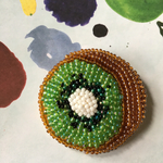 SALE!!キウイフルーツのビーズ刺繍ブローチ