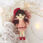 ベレー帽の女の子 羊毛フェルトドール