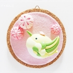 春を呼ぶメジロのブローチ
