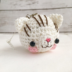 【受注生産】白猫茶色模様入り猫さん鈴付きイヤホンジャック