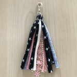 送料無料！手触りやわらか♡タッセルチャーム