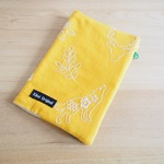 お薬手帳ケース（動物刺繍・きいろ）