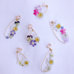 ドロップ型 押し花とかすみ草 earring or  pierce