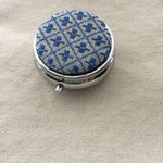 ＊再販＊ こぎん刺しのピルケース〈裏うろこの糸つなぎ〉