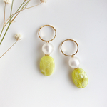 オーバル turquoise green ×moon whiteピアス／イヤリング
