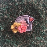 キンカチョウの刺繍ブローチ
