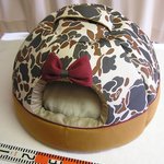 迷彩柄の猫かまくら