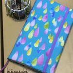 新書、コミックサイズ カラフル雨だれの ブックカバー