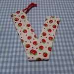 《送料無料》３０ｃｍものさし入れ☆いちご柄