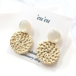 シェルカボション×ラタン ピアス/イヤリング