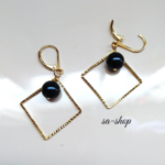 SWAROVSKI☆スクエアピアス No,7