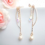 【新作】aurora～虹の彼方へ～【イヤリング】ゆらゆら揺れる  スワロフスキー　夏  浴衣にも