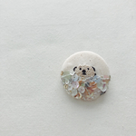 ラッコのスパンコール刺繍ブローチ