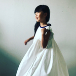 ラメストライプの白いワンピース(120cm)