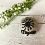 北欧刺繍 A【ブローチorヘアゴムorヘアピン】
