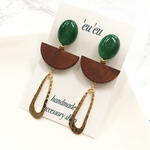 個性的 グリーン×ハーフムーン ピアス/イヤリング