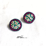 【mikajinnn様専用】小花柄刺繍ピアス