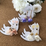猫とゆれるお花イヤリング