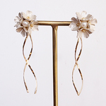 2way 白銀のFlowerツイストピアス 