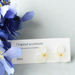 3枚花びらの白い紫陽花 ピアス イヤリング *｡ﾟ date