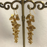 ゴールドのお花のピアス