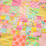 *ラプセニ*　ピンクス　可愛いクロスのパッチワーク　６重ガーゼケット　70cm×100cm