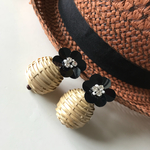 まんまるラタンとお花のピアス