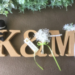 イニシャルオブジェ結婚式/かすみ草花冠