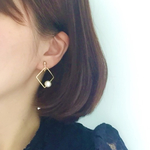 〔リリカル〕スクエアとコットンパールピアス/イヤリング〔8mmパール〕