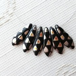 連なる山々　チェコビーズ　5X16mm 6個