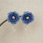 つまみ細工の薔薇のピアス