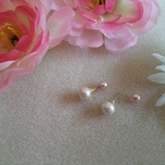 ダブルキャッチのパールピアス