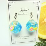 小さなカクテルの世界＊ブルーハワイの液体ガラスドームピアス