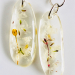 つぼみが咲く頃かすみ草レジンピアス