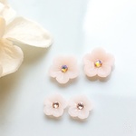 《2点セット》～ミルキーピンク～大きなお花と小さなお花ピアス【イヤリング可】