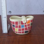 赤色格子の一輪挿し。