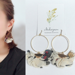 お花ピアス ふわふわピアス