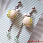 マカロンのゆらゆらイヤリング（グリーンティー）