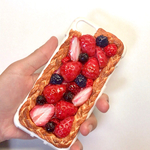 ベリーデニッシュのスマホケース