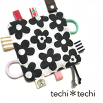 シャカシャカおもちゃ タグハンカチ モノトーン花柄