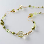 ライムグリーンのパールロングネックレス