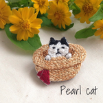 麦わら帽子猫の刺繍ブローチ【ハチワレ】