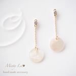 ハンマーシェルのロングチェーンピアス／イヤリング