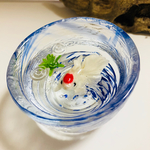 お猪口に金魚