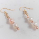 **********Ａ様ご予約品*********　ピンクホワイトパールとスワロフスキーのピアス