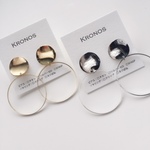 メタルプレートと細リングのフープピアス【イヤリング】