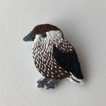 まるっとしたホシガラス7 刺繍ブローチ