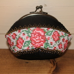 ビーズがま口　ポーチ