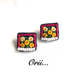 ビーズスクエア花柄刺繍ピアス
